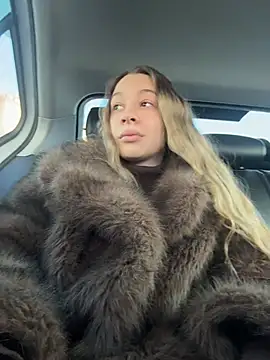 Snapshot of SashaCatt chatting on 02/13/26, 07:04 SashaCatt online show from 02/13/26, 07:04