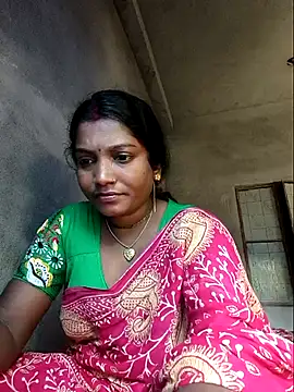 Snapshot of vipmonalisha chatting on 11/19/25, 02:22 vipmonalisha online show from 11/19/25, 02:22