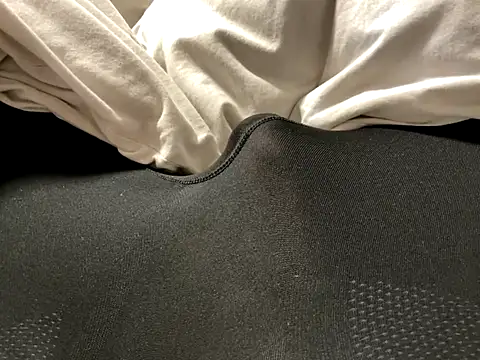 night8082 online show from 11/28/25, 10:07