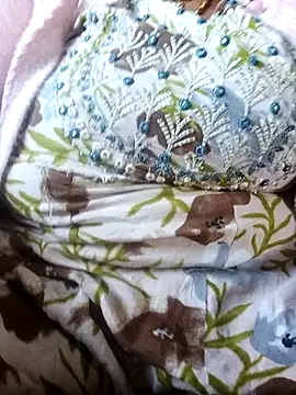 Snapshot of Rajni_hot83 chatting on 12/17/25, 04:51 Rajni hot83 online show from 12/17/25, 04:51