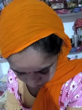 Hot suini online show from 02/07/26, 12:09