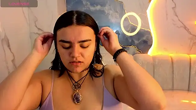 Snapshot of Vany_Lu_Tx chatting on 11/11/25, 12:49 Vany Lu Tx online show from 11/11/25, 12:49