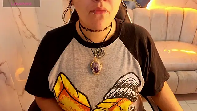 Snapshot of Vany_Lu_Tx chatting on 11/25/25, 01:11 Vany Lu Tx online show from 11/25/25, 01:11