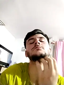 Snapshot of stanbyone chatting on 12/20/25, 10:28 stanbyone online show from 12/20/25, 10:28