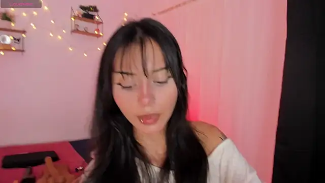 Snapshot of Tamara_Aluna_ chatting on 07/08/26, 08:02 Tamara Aluna online show from 07/08/26, 08:02