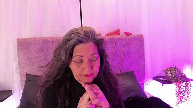 Victoriaa Anderson online show from 04/27/26, 02:04