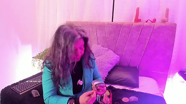 Victoriaa Anderson online show from 05/01/26, 01:16