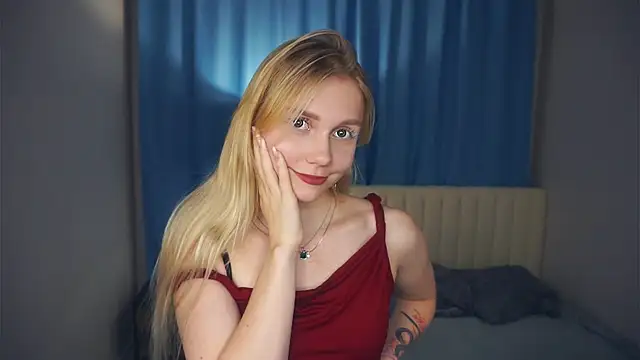 Snapshot of UnDesiga chatting on 11/15/25, 06:26 UnDesiga online show from 11/15/25, 06:26