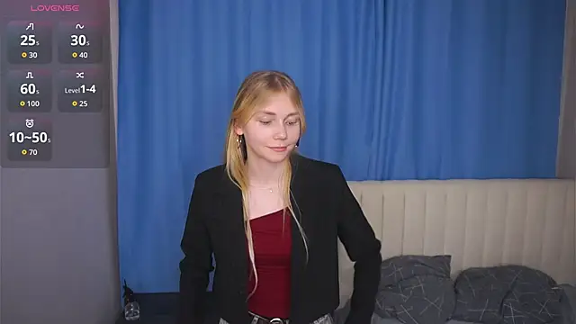 Snapshot of UnDesiga chatting on 11/27/25, 06:21 UnDesiga online show from 11/27/25, 06:21