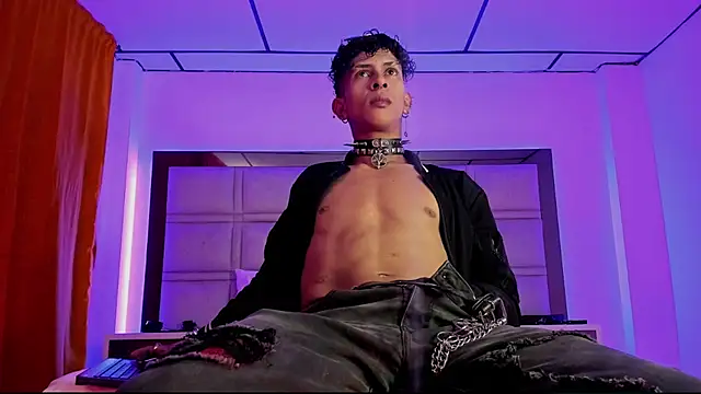 Snapshot of Maximo_king25 chatting on 11/20/25, 03:18 Maximo king25 online show from 11/20/25, 03:18