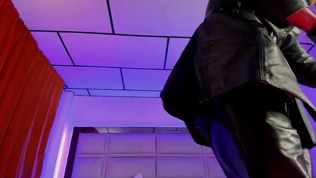 Snapshot of Maximo_king25 chatting on 11/25/25, 04:23 Maximo king25 online show from 11/25/25, 04:23