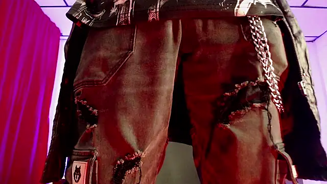 Snapshot of Maximo_king25 chatting on 11/29/25, 03:42 Maximo king25 online show from 11/29/25, 03:42