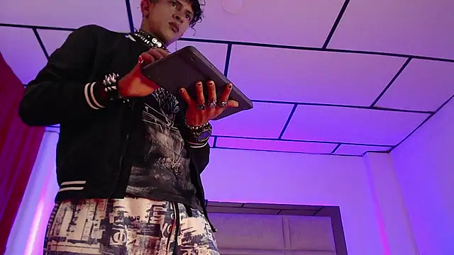 Snapshot of Maximo_king25 chatting on 11/30/25, 03:54 Maximo king25 online show from 11/30/25, 03:54