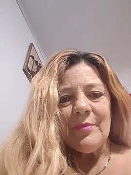 karlaanqui1 online show from 12/20/25, 10:28