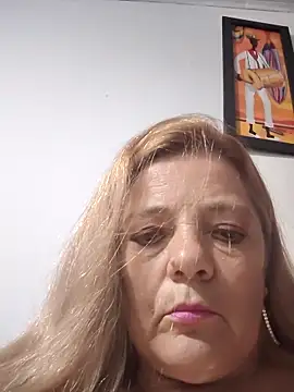 karlaanqui1 online show from 04/17/26, 10:35