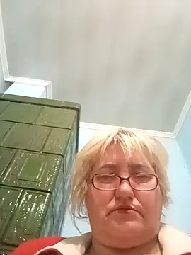 Snapshot of MilaTamila456 chatting on 11/12/25, 11:03 MilaTamila456 online show from 11/12/25, 11:03