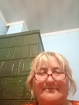 Snapshot of MilaTamila456 chatting on 11/15/25, 04:03 MilaTamila456 online show from 11/15/25, 04:03