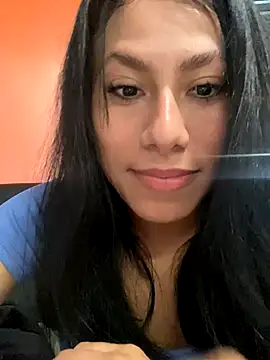 Snapshot of Katherinm chatting on 11/14/25, 07:45 Katherinm online show from 11/14/25, 07:45