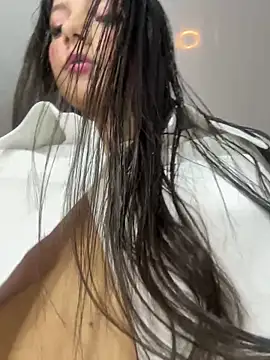 EmmiiGlow online show from 03/23/26, 10:47