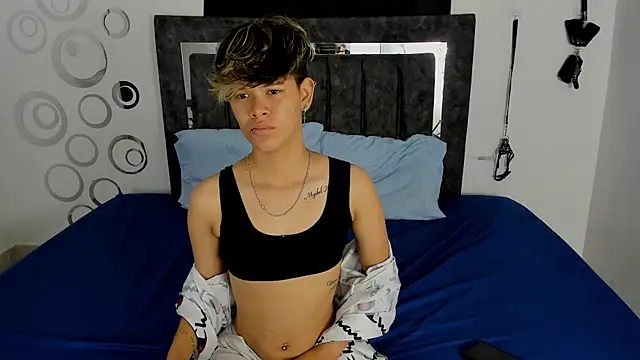 Lily and Lina online show from 11/17/25, 12:00