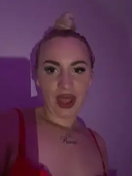 Snapshot of RuxyCatrina chatting on 11/09/25, 04:33 RuxyCatrina online show from 11/09/25, 04:33