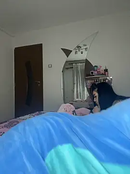 Snapshot of RuxyCatrina chatting on 11/23/25, 04:01 RuxyCatrina online show from 11/23/25, 04:01