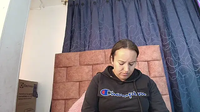 Sofi-Brown online show from 11/19/25, 01:11