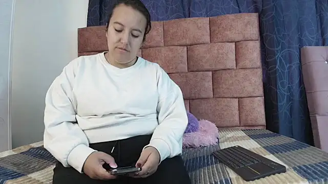 Sofi-Brown online show from 11/26/25, 02:07