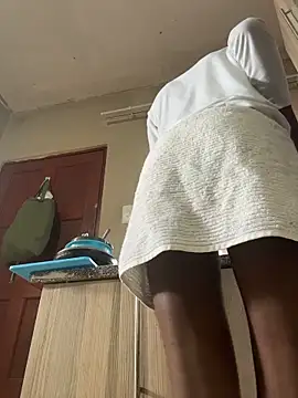 Snapshot of cowboy_420k chatting on 12/14/25, 05:24 cowboy 420k online show from 12/14/25, 05:24