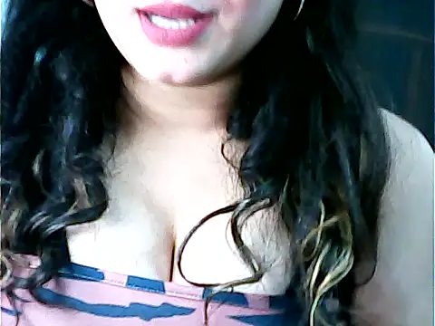 Snapshot of shreya_saxena_01 chatting on 11/26/25, 06:58 shreya saxena 01 online show from 11/26/25, 06:58