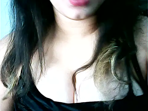 Snapshot of shreya_saxena_01 chatting on 11/27/25, 06:37 shreya saxena 01 online show from 11/27/25, 06:37