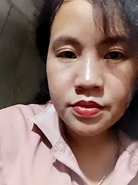 Snapshot of yelow-bee chatting on 11/12/25, 02:28 yelow-bee online show from 11/12/25, 02:28