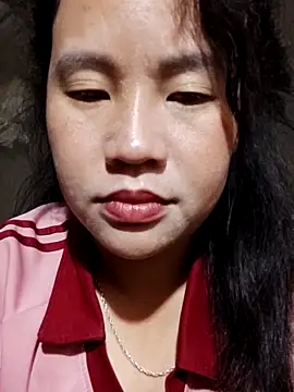 Snapshot of yelow-bee chatting on 11/14/25, 04:38 yelow-bee online show from 11/14/25, 04:38