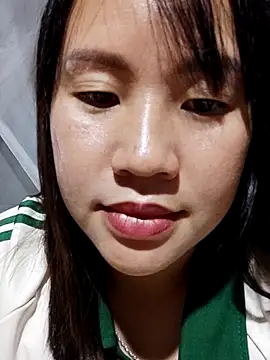 Snapshot of yelow-bee chatting on 11/16/25, 10:21 yelow-bee online show from 11/16/25, 10:21