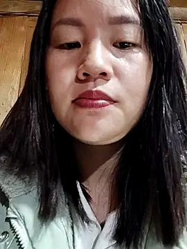 Snapshot of yelow-bee chatting on 11/17/25, 12:16 yelow-bee online show from 11/17/25, 12:16