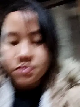 Snapshot of yelow-bee chatting on 12/15/25, 11:03 yelow-bee online show from 12/15/25, 11:03