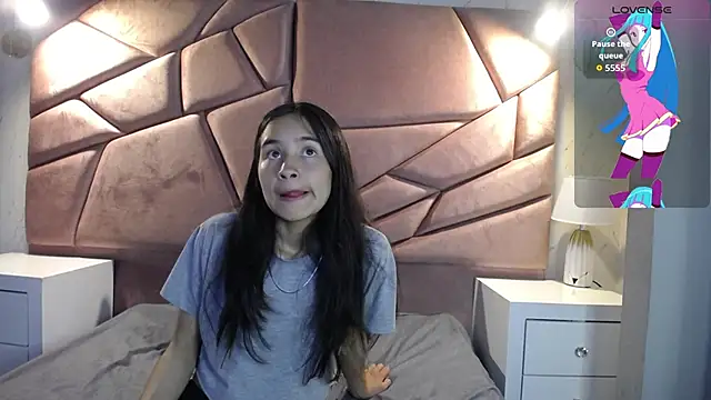 bunnywhite21 online show from 11/19/25, 04:51