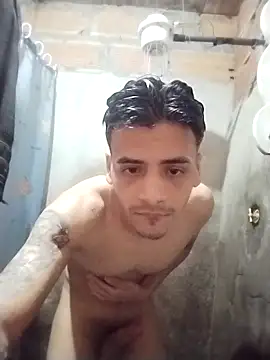 Snapshot of Andrexxxvergota chatting on 12/15/25, 01:10 Andrexxxvergota online show from 12/15/25, 01:10