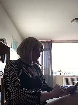 simone xdressing online show from 01/26/25, 02:30