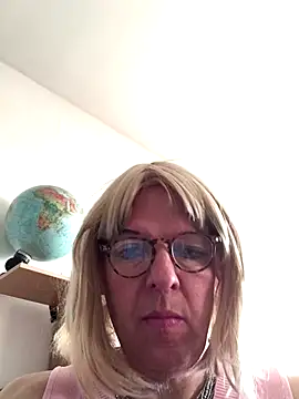 simone xdressing online show from 11/26/25, 02:18