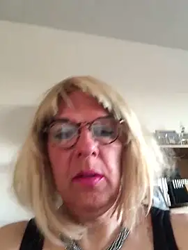simone xdressing online show from 04/29/26, 06:25