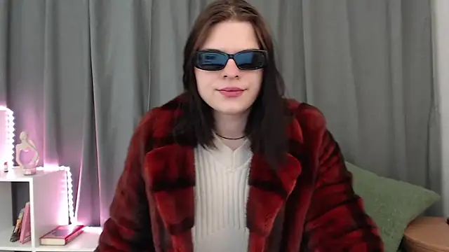 Dona Mafia online show from 11/18/25, 11:15