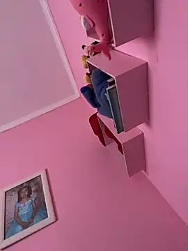 Snapshot of Juninlop chatting on 12/19/25, 10:55 Juninlop online show from 12/19/25, 10:55