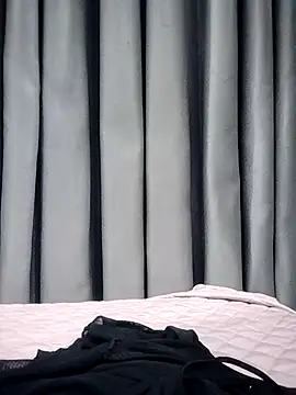   Anna    online show from 11/24/25, 07:57