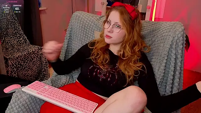 Sofi Dyss online show from 11/27/25, 04:25