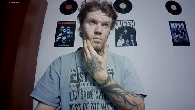 Huntall77 online show from 11/27/25, 02:52