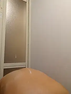 yu-yu28 online show from 11/18/25, 04:55