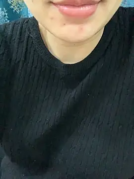 Snapshot of BeBu18 chatting on 11/27/25, 04:25 BeBu18 online show from 11/27/25, 04:25