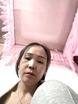 Feeling-hot online show from 11/27/25, 08:05