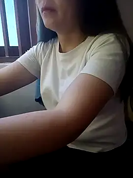 Feeling-hot online show from 04/17/26, 03:20